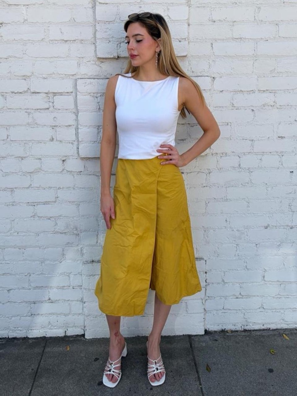 Vintage 90s Les Copains yellow cotton culotte gaucho pants/ skirt Size 0
#90s #p